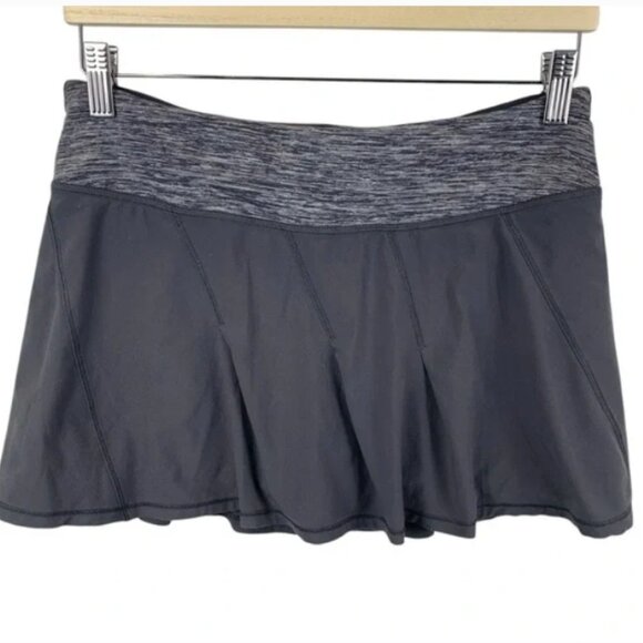 Bundle of 5 lululemon sz 6 older clothing - 3 leggings, 1 skort, 1 tank top - Picture 3 of 6